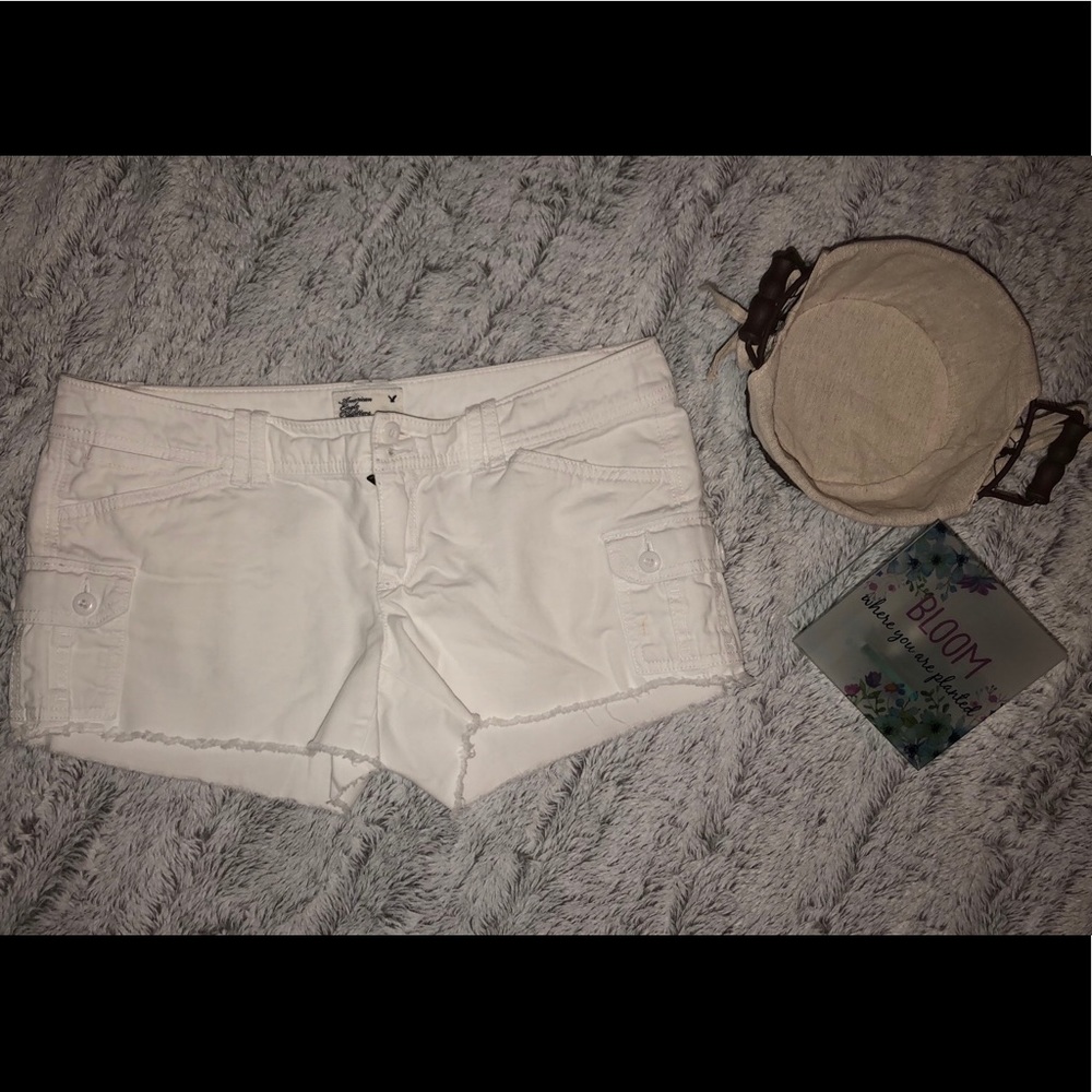 ‼️SALE‼️ White American Eagle Size 4 Shorts 🌸